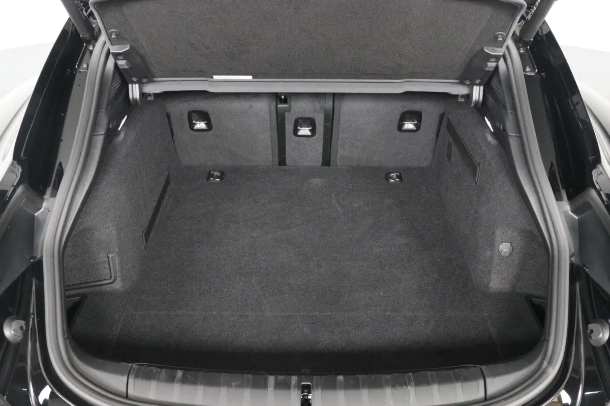 4 93 kWh | SOH 93% | Sport Chrono | Luchtvering | BOSE | LED | Memory | Panorama Dak | 21'' LMV | Camera | BLIS | Leder | Stoelverwarming | Navi | Clima | Cruise Adaptive