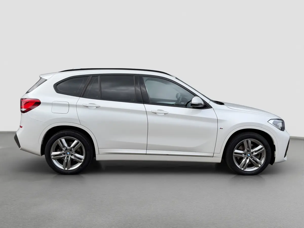 xDrive25e eDrive Edition 220pk M-Sport | M-pakket | Sportstoelen | Trekhaak | Leder | Cruise controle | Climate controle | Navigatie | Elektrische achterklep