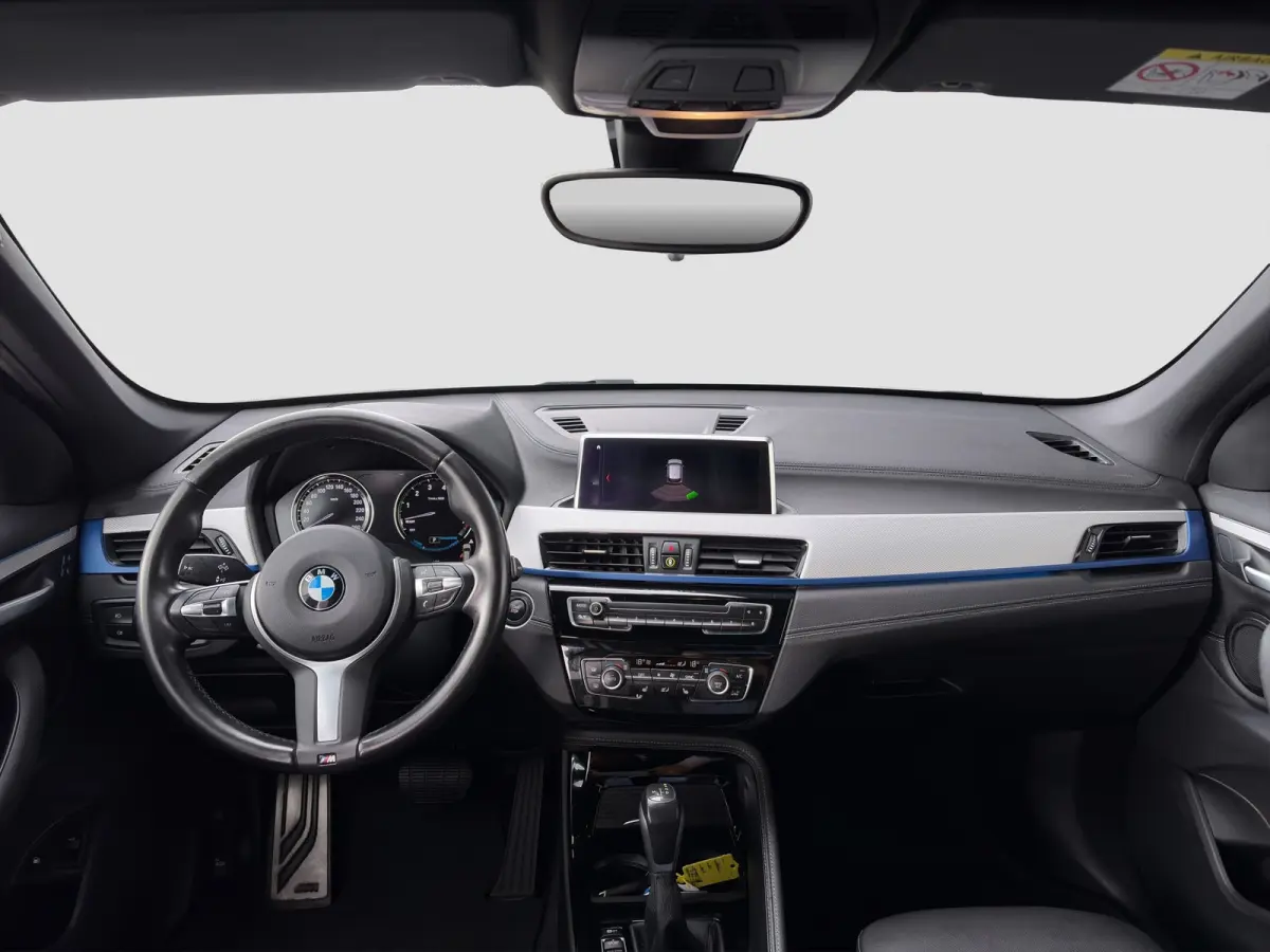xDrive25e eDrive Edition 220pk M-Sport | M-pakket | Sportstoelen | Trekhaak | Leder | Cruise controle | Climate controle | Navigatie | Elektrische achterklep