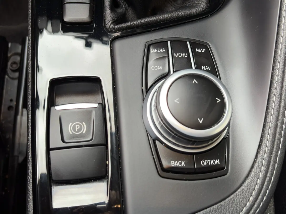 xDrive25e eDrive Edition 220pk M-Sport | M-pakket | Sportstoelen | Trekhaak | Leder | Cruise controle | Climate controle | Navigatie | Elektrische achterklep