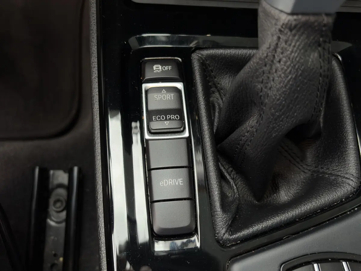 xDrive25e eDrive Edition 220pk M-Sport | M-pakket | Sportstoelen | Trekhaak | Leder | Cruise controle | Climate controle | Navigatie | Elektrische achterklep