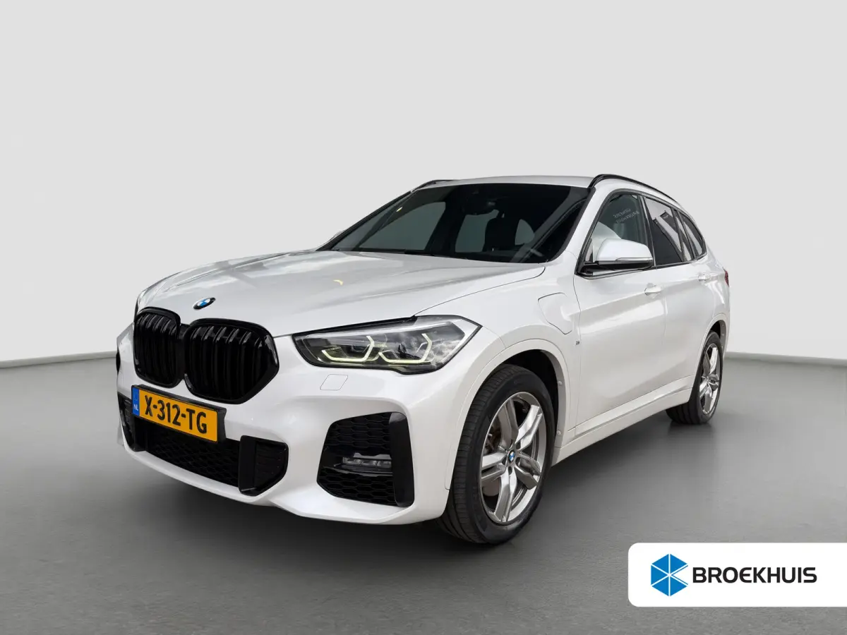 xDrive25e eDrive Edition 220pk M-Sport | M-pakket | Sportstoelen | Trekhaak | Leder | Cruise controle | Climate controle | Navigatie | Elektrische achterklep