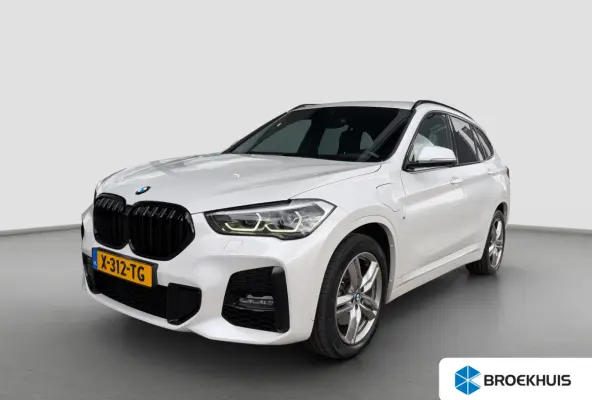 xDrive25e eDrive Edition 220pk M-Sport | M-pakket | Sportstoelen | Trekhaak | Leder | Cruise controle | Climate controle | Navigatie | Elektrische achterklep