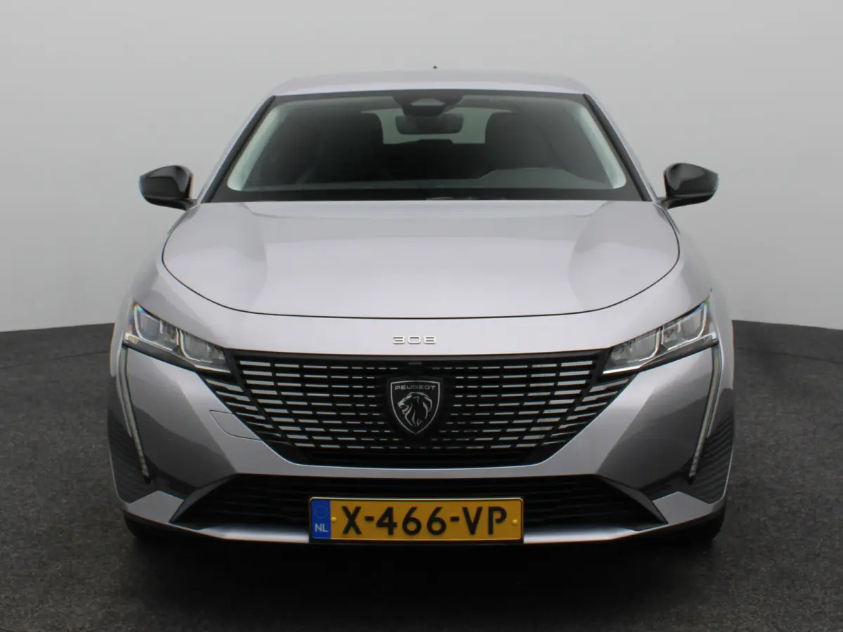 Allure EV 54 kWh | SOH 93% | Stoelverwarming | Stuurverwarming | Navigatie | Verwamde Voorruit | Camera | Parkeersensoren Voor en Achter | 18" Lichtmetalen Velgen | Keyless