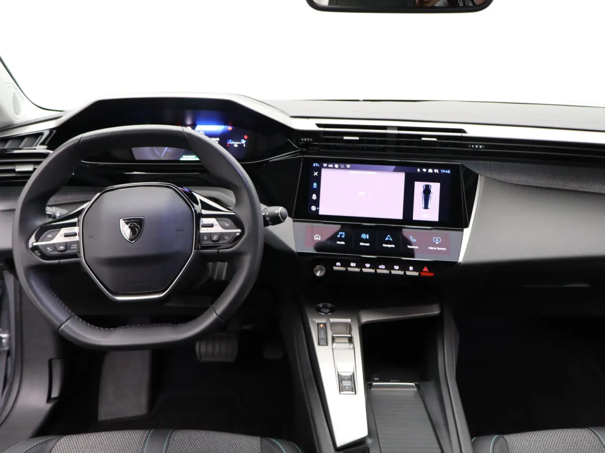 Allure EV 54 kWh | SOH 93% | Stoelverwarming | Stuurverwarming | Navigatie | Verwamde Voorruit | Camera | Parkeersensoren Voor en Achter | 18" Lichtmetalen Velgen | Keyless
