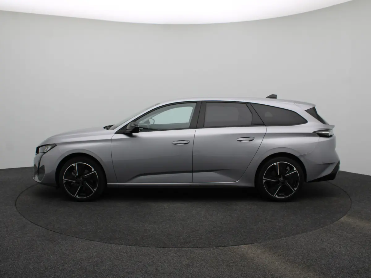 Allure EV 54 kWh | SOH 93% | Stoelverwarming | Stuurverwarming | Navigatie | Verwamde Voorruit | Camera | Parkeersensoren Voor en Achter | 18" Lichtmetalen Velgen | Keyless