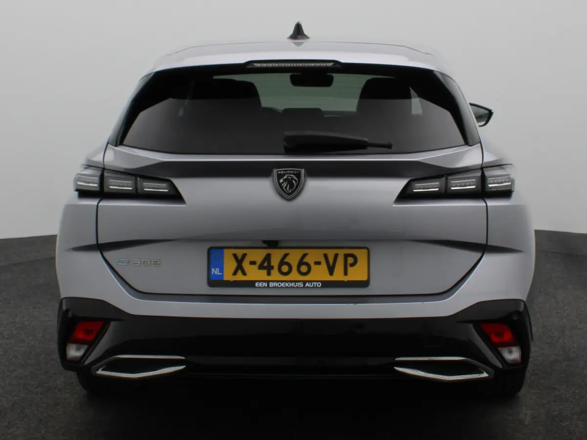 Allure EV 54 kWh | SOH 93% | Stoelverwarming | Stuurverwarming | Navigatie | Verwamde Voorruit | Camera | Parkeersensoren Voor en Achter | 18" Lichtmetalen Velgen | Keyless