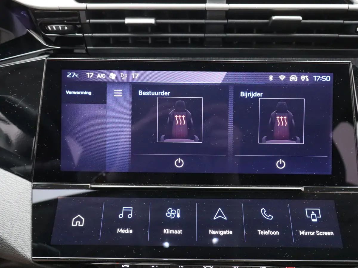 Allure EV 54 kWh | SOH 93% | Stoelverwarming | Stuurverwarming | Navigatie | Verwamde Voorruit | Camera | Parkeersensoren Voor en Achter | 18" Lichtmetalen Velgen | Keyless