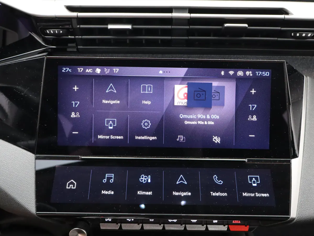 Allure EV 54 kWh | SOH 93% | Stoelverwarming | Stuurverwarming | Navigatie | Verwamde Voorruit | Camera | Parkeersensoren Voor en Achter | 18" Lichtmetalen Velgen | Keyless