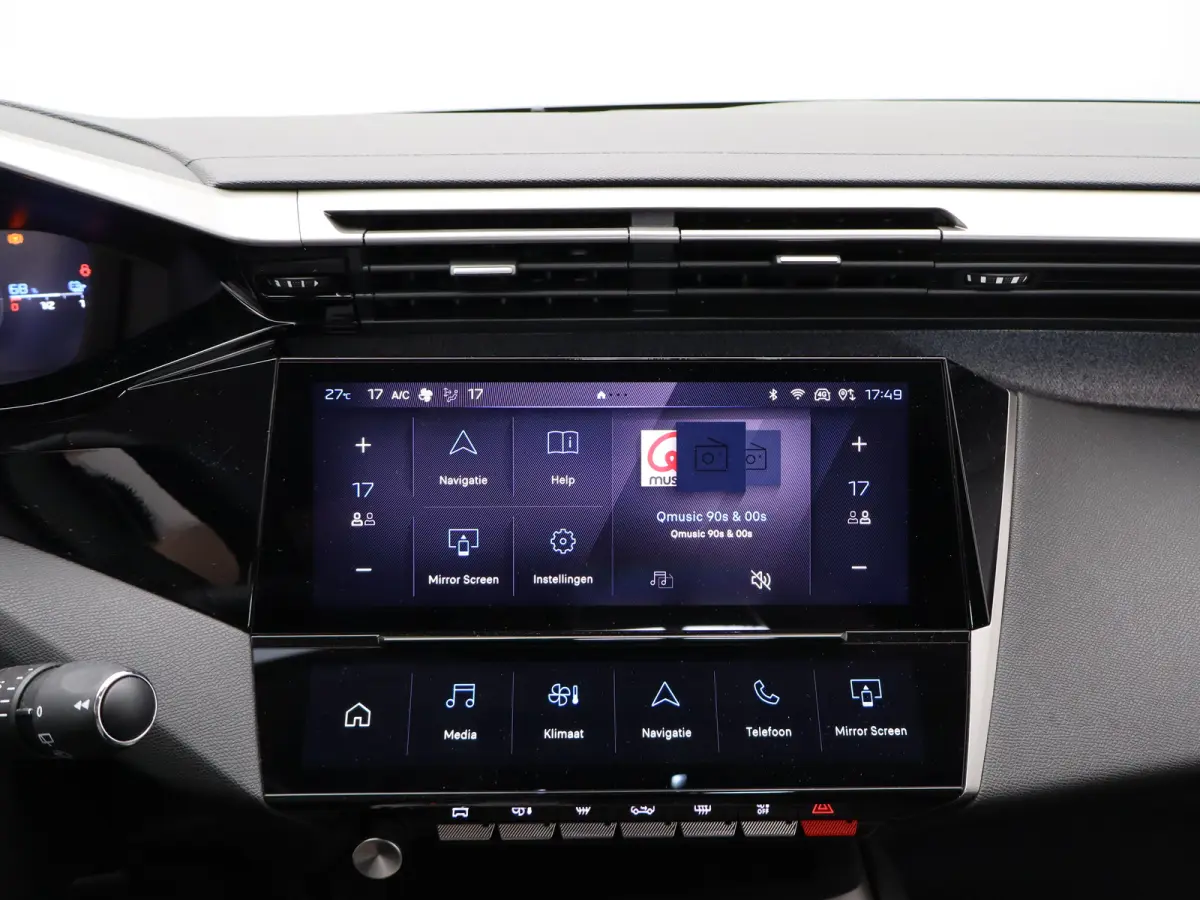 Allure EV 54 kWh | SOH 93% | Stoelverwarming | Stuurverwarming | Navigatie | Verwamde Voorruit | Camera | Parkeersensoren Voor en Achter | 18" Lichtmetalen Velgen | Keyless