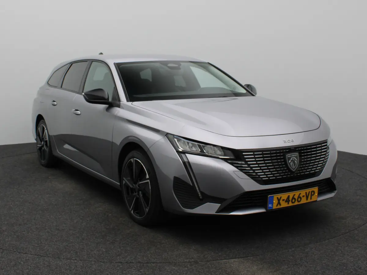 Allure EV 54 kWh | SOH 93% | Stoelverwarming | Stuurverwarming | Navigatie | Verwamde Voorruit | Camera | Parkeersensoren Voor en Achter | 18" Lichtmetalen Velgen | Keyless