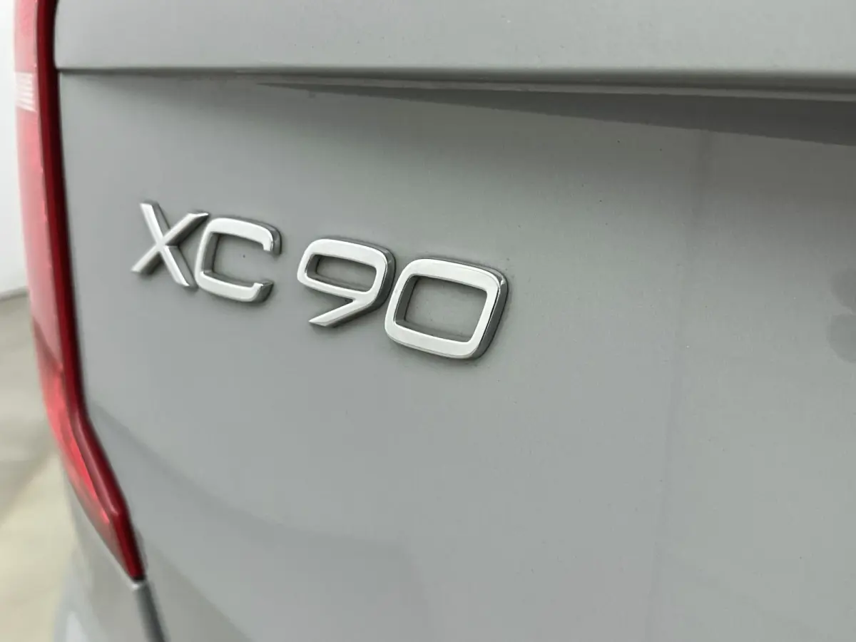 2.0 T8 Recharge AWD Core Bright | Trekhaak | BLIS | PDC V+A en Camera | Lederen bekleding | Stoel + Stuurverwarming |