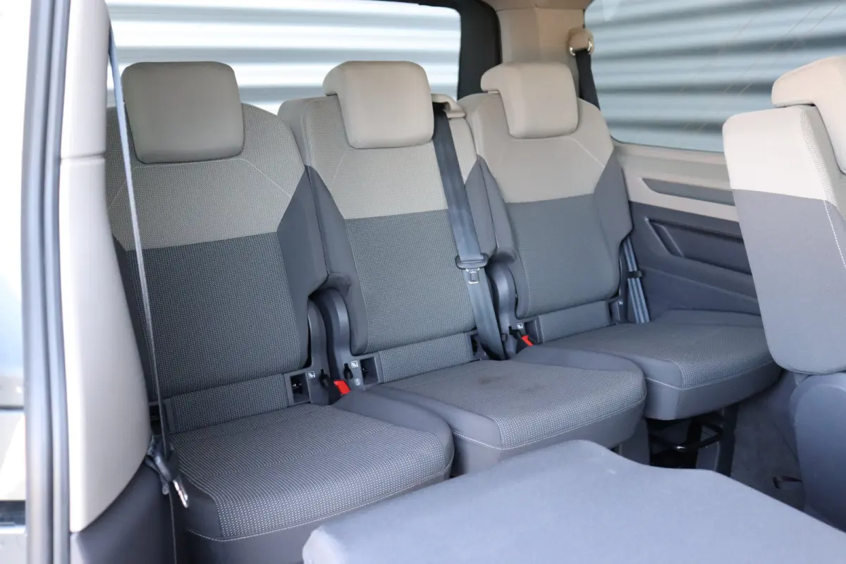 1.4 e-HYBRID 217PK L2 7-ZITS BUSINESS LIFE SOH 98,13% / NAVI / CLIMA / FULL-LED / PDC / 18" LMV / TREKHAAK / KEYLESS / CAMERA / 1E EIGENAAR / NIEUWSTAAT !!