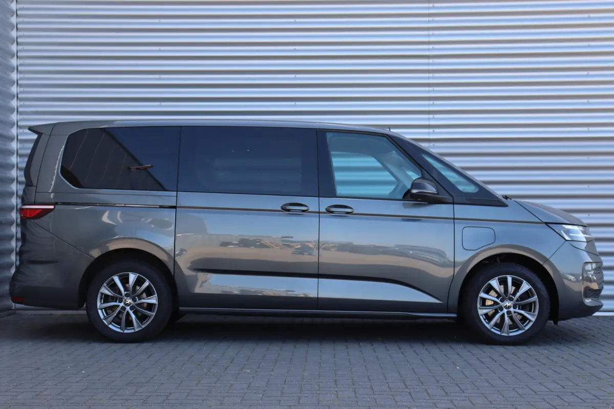 1.4 e-HYBRID 217PK L2 7-ZITS BUSINESS LIFE SOH 98,13% / NAVI / CLIMA / FULL-LED / PDC / 18" LMV / TREKHAAK / KEYLESS / CAMERA / 1E EIGENAAR / NIEUWSTAAT !!