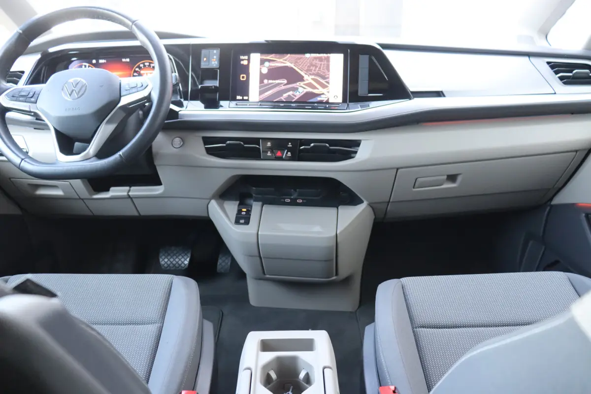 1.4 e-HYBRID 217PK L2 7-ZITS BUSINESS LIFE SOH 98,13% / NAVI / CLIMA / FULL-LED / PDC / 18" LMV / TREKHAAK / KEYLESS / CAMERA / 1E EIGENAAR / NIEUWSTAAT !!