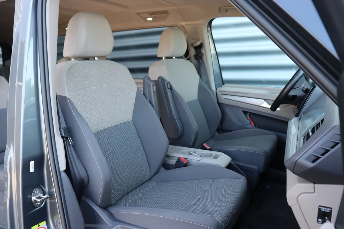 1.4 e-HYBRID 217PK L2 7-ZITS BUSINESS LIFE SOH 98,13% / NAVI / CLIMA / FULL-LED / PDC / 18" LMV / TREKHAAK / KEYLESS / CAMERA / 1E EIGENAAR / NIEUWSTAAT !!