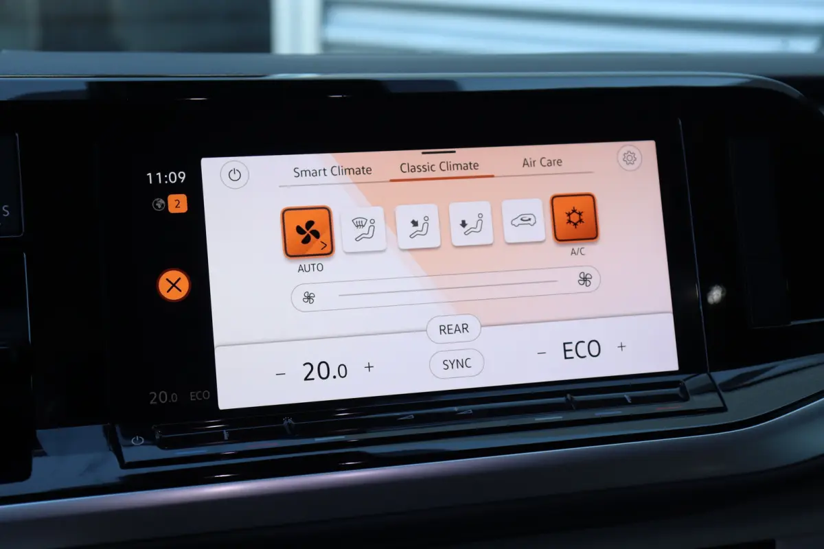 1.4 e-HYBRID 217PK L2 7-ZITS BUSINESS LIFE SOH 98,13% / NAVI / CLIMA / FULL-LED / PDC / 18" LMV / TREKHAAK / KEYLESS / CAMERA / 1E EIGENAAR / NIEUWSTAAT !!