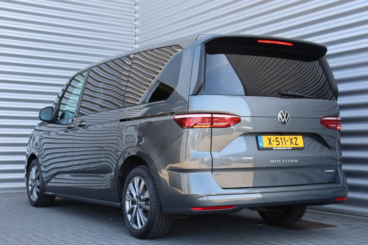 1.4 e-HYBRID 217PK L2 7-ZITS BUSINESS LIFE SOH 98,13% / NAVI / CLIMA / FULL-LED / PDC / 18" LMV / TREKHAAK / KEYLESS / CAMERA / 1E EIGENAAR / NIEUWSTAAT !!