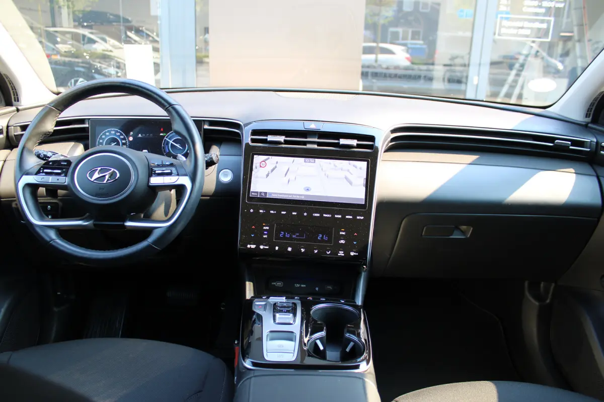 1.6 T-GDI PHEV Comfort Smart 4WD PHEV 265pk 4WD | Achteruitrijcamera | Actieve rijbaanassistentie (LKA) | Apple Carplay/Android Auto|telefoonintegratie premium