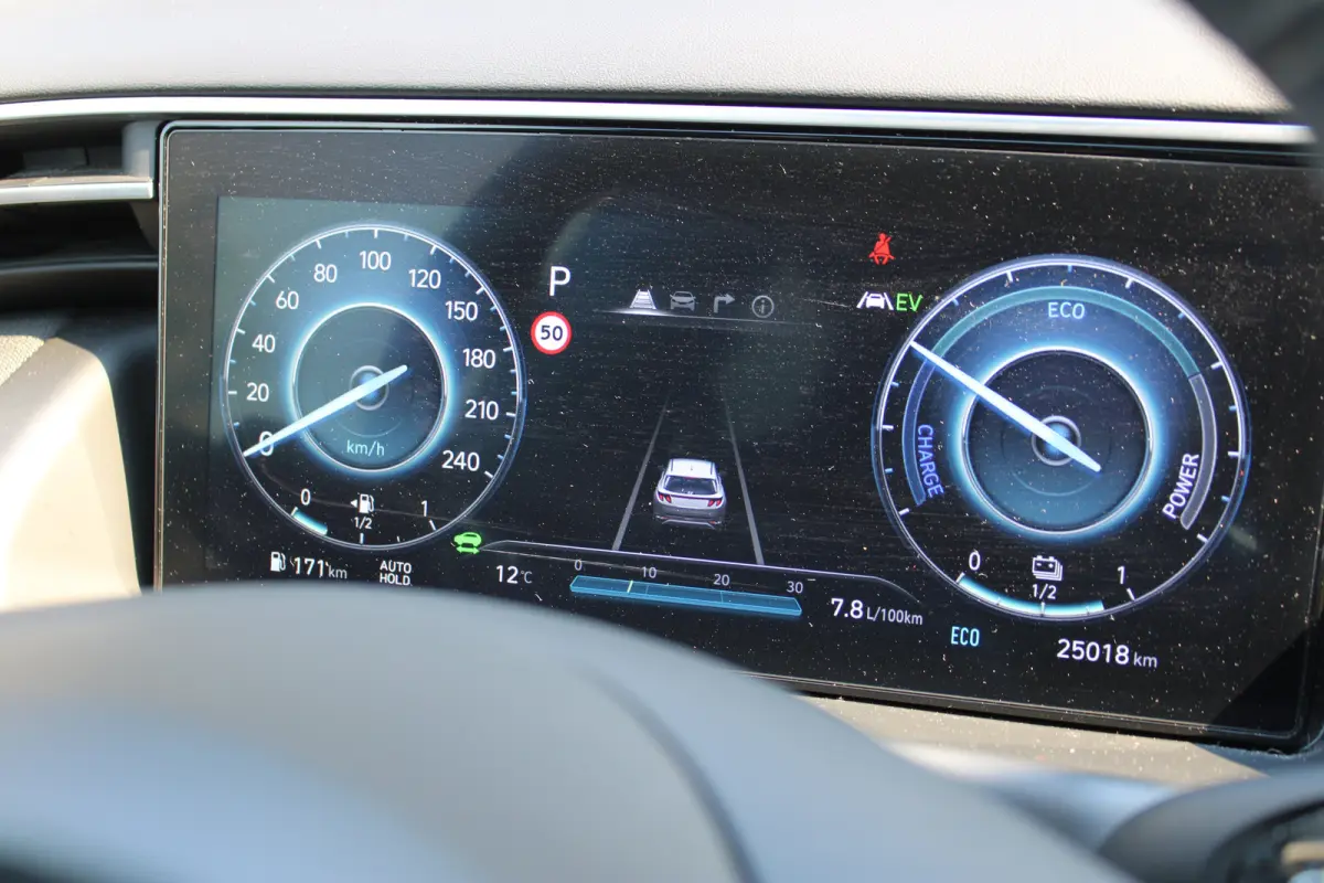 1.6 T-GDI PHEV Comfort Smart 4WD PHEV 265pk 4WD | Achteruitrijcamera | Actieve rijbaanassistentie (LKA) | Apple Carplay/Android Auto|telefoonintegratie premium
