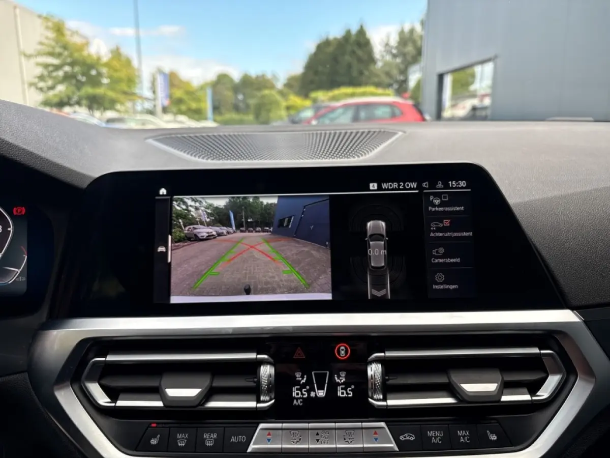 318I SPORTLINE M-PAKKET TREKHAAK/LEDER/CAMERA/STOELVERW/E-KLEP/CRUISE
