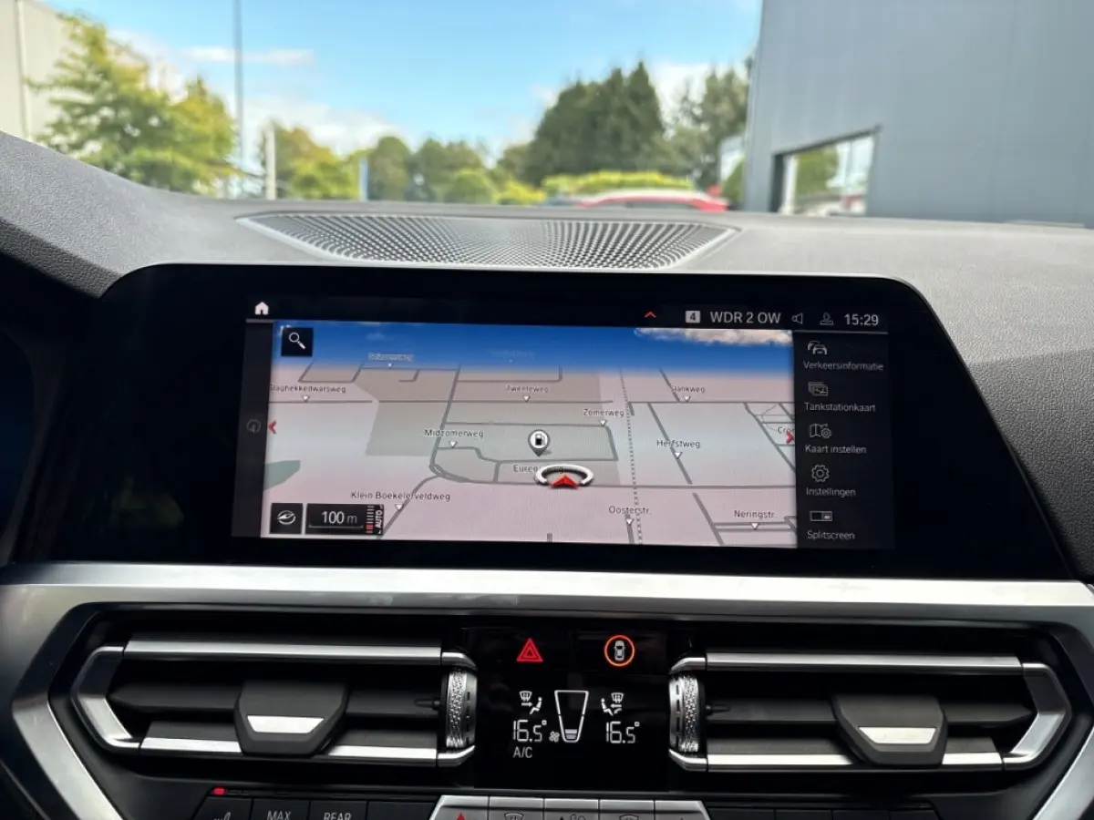 318I SPORTLINE M-PAKKET TREKHAAK/LEDER/CAMERA/STOELVERW/E-KLEP/CRUISE
