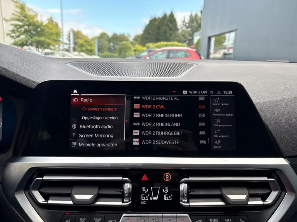 318I SPORTLINE M-PAKKET TREKHAAK/LEDER/CAMERA/STOELVERW/E-KLEP/CRUISE