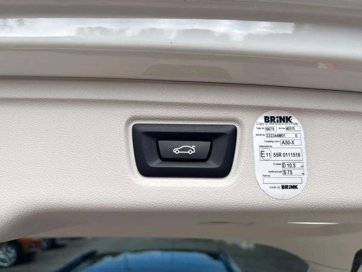 318I SPORTLINE M-PAKKET TREKHAAK/LEDER/CAMERA/STOELVERW/E-KLEP/CRUISE