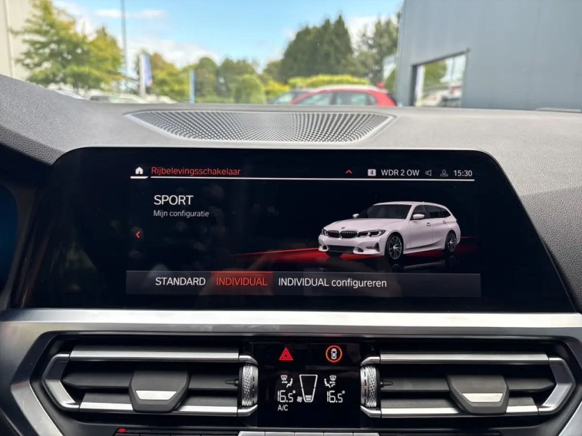 318I SPORTLINE M-PAKKET TREKHAAK/LEDER/CAMERA/STOELVERW/E-KLEP/CRUISE