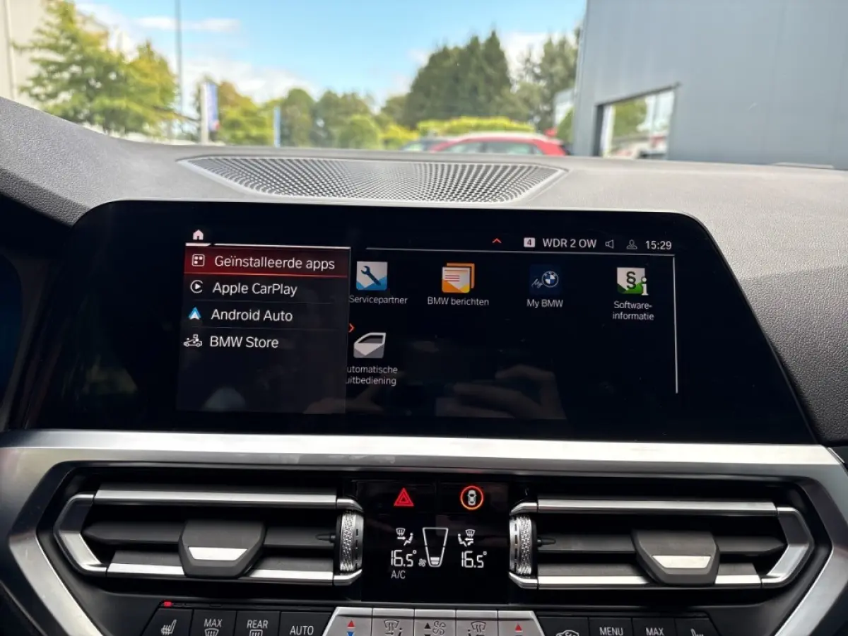 318I SPORTLINE M-PAKKET TREKHAAK/LEDER/CAMERA/STOELVERW/E-KLEP/CRUISE