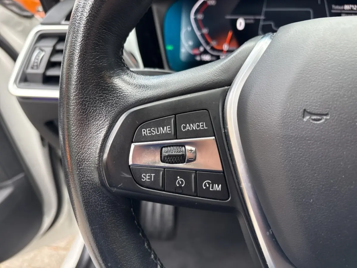 318I SPORTLINE M-PAKKET TREKHAAK/LEDER/CAMERA/STOELVERW/E-KLEP/CRUISE