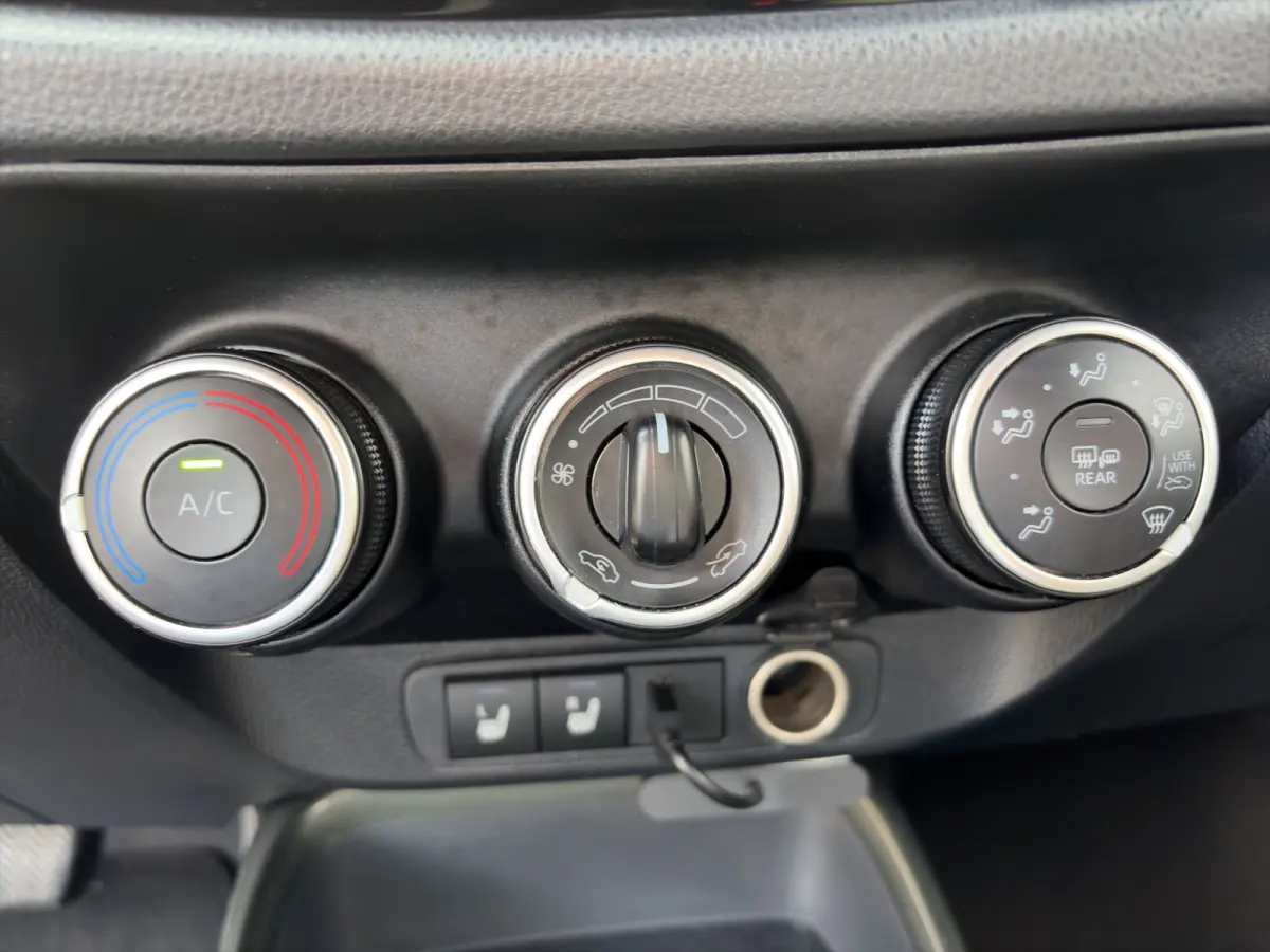 1.0 VVT-i MT Pulse | Trekhaak | Camera | Lichtmetalen velgen | Carplay | Cruise control | Parkeersensoren | Airco