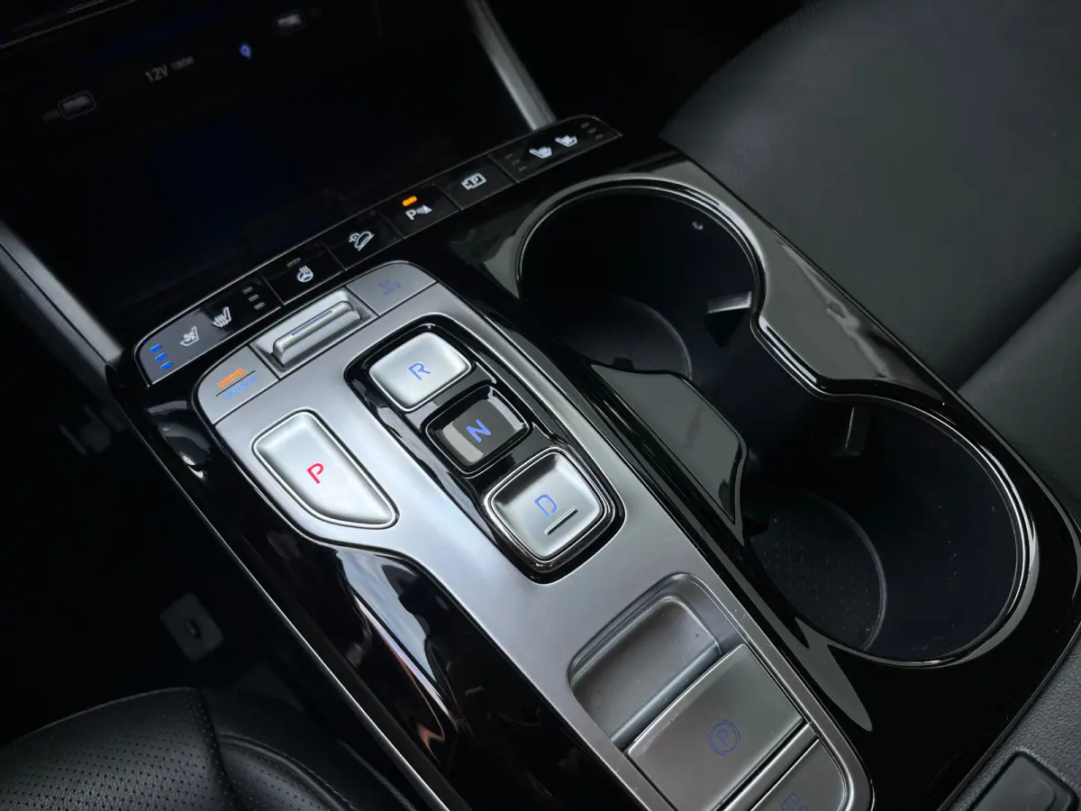 1.6 T-GDI 265pk PHEV Premium 4WD | Leder | Carplay | Climate | Keyless | Navigatie | Elek. Klep | Full - Led | 360 Camera | KRELL Audio | Elek. Stoelen | 19" Lichtmetaal | Winterpakket | Sto