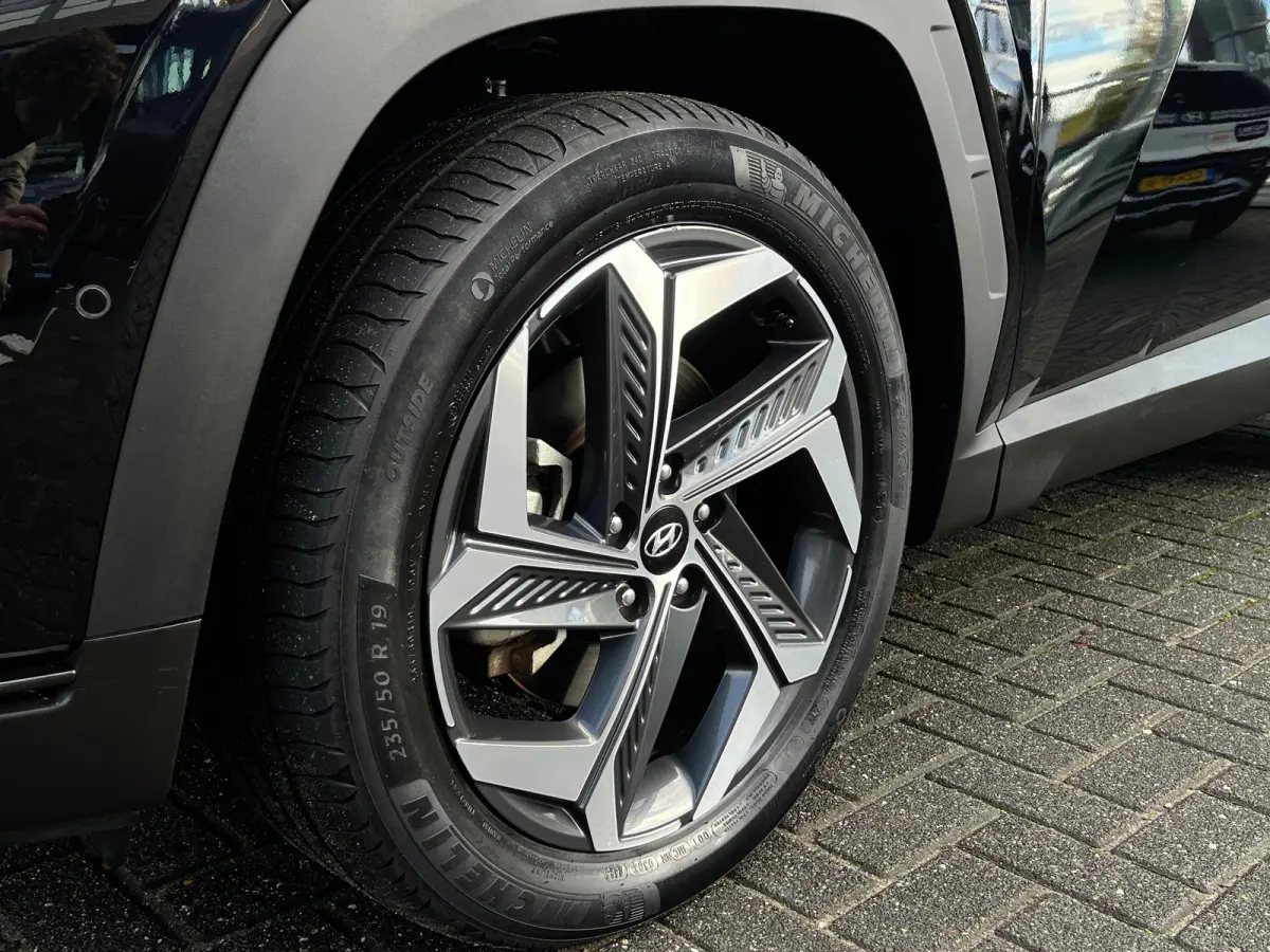 1.6 T-GDI 265pk PHEV Premium 4WD | Leder | Carplay | Climate | Keyless | Navigatie | Elek. Klep | Full - Led | 360 Camera | KRELL Audio | Elek. Stoelen | 19" Lichtmetaal | Winterpakket | Sto