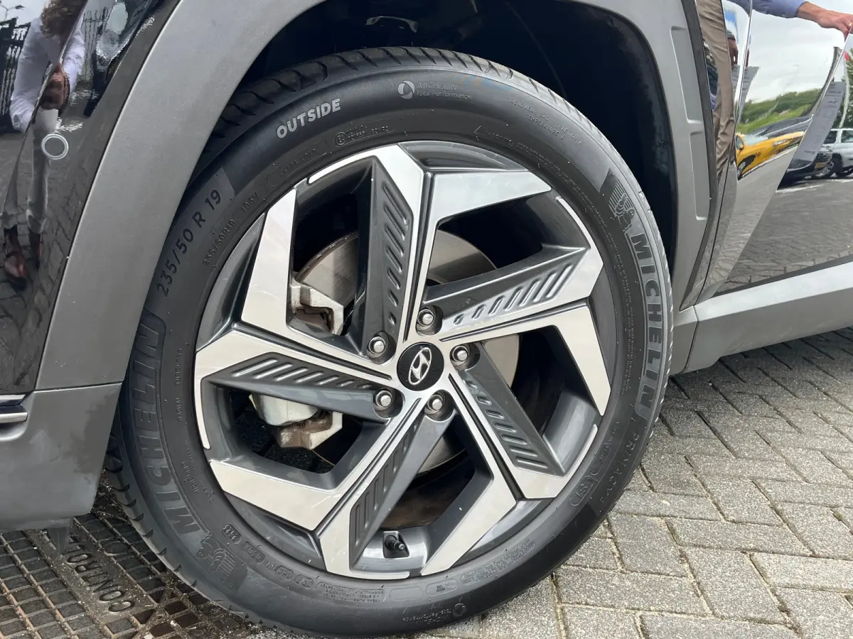 1.6 T-GDI 265pk PHEV Premium 4WD | Leder | Carplay | Climate | Keyless | Navigatie | Elek. Klep | Full - Led | 360 Camera | KRELL Audio | Elek. Stoelen | 19" Lichtmetaal | Winterpakket | Sto