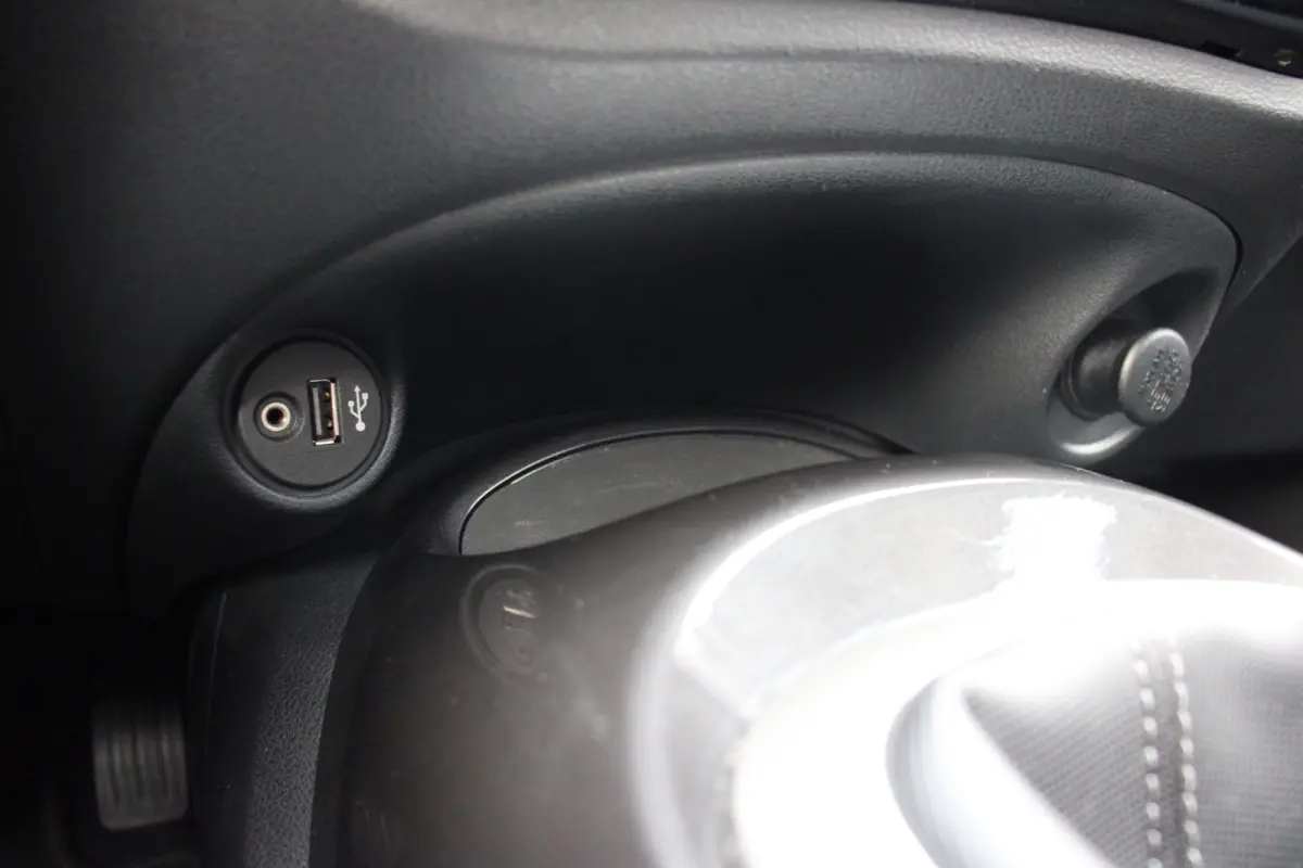1.2 N-CONNECTA | NL-AUTO! | 1E EIGENAAR! | LEDER/ALCANTARA | CAMERA | NAVI | CRUISE | CLIMA | PARK SENS V+A | PRACHTIGE STAAT!
