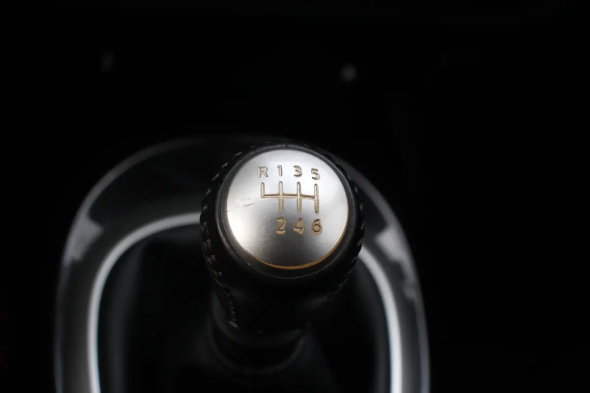 1.2 N-CONNECTA | NL-AUTO! | 1E EIGENAAR! | LEDER/ALCANTARA | CAMERA | NAVI | CRUISE | CLIMA | PARK SENS V+A | PRACHTIGE STAAT!