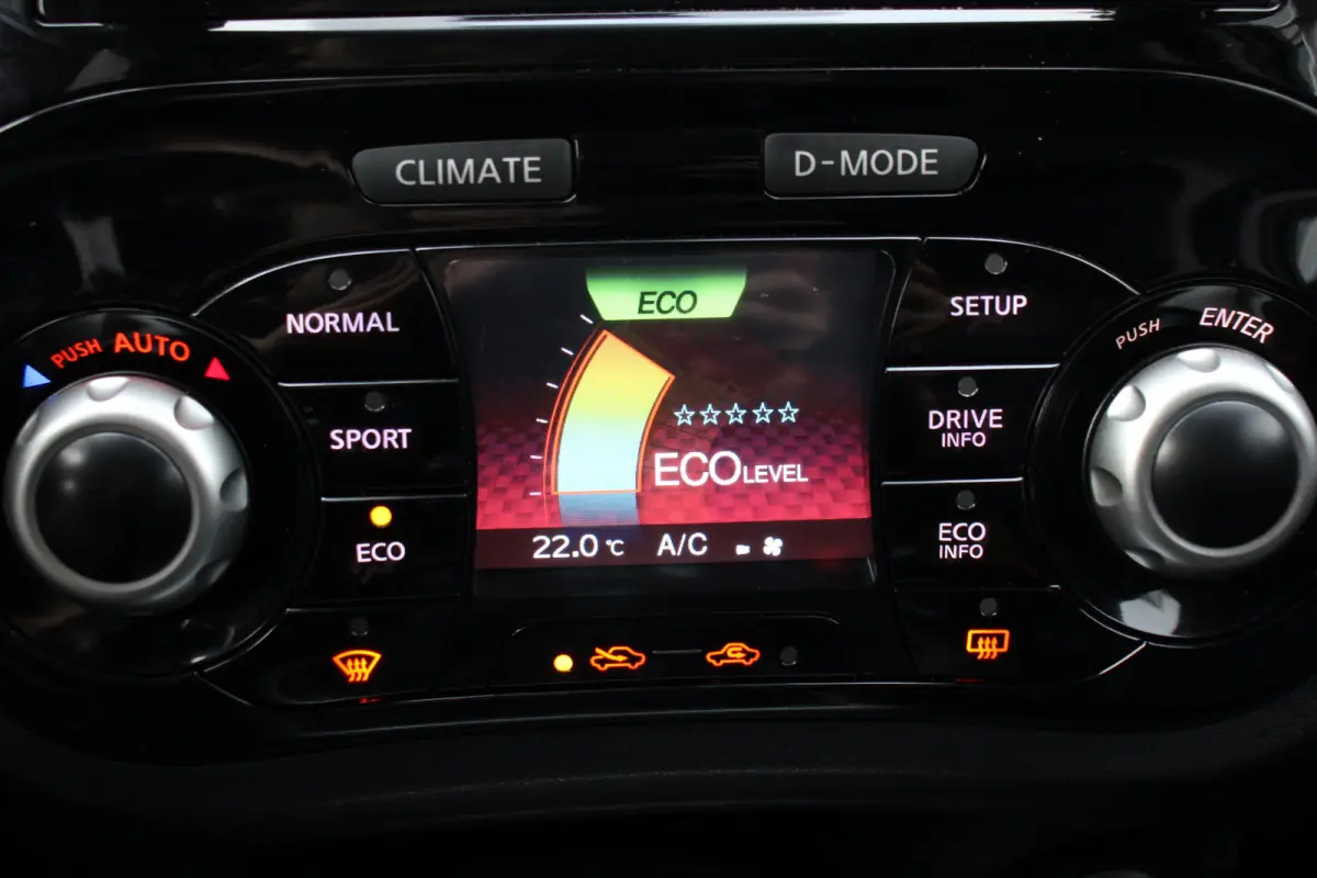 1.2 N-CONNECTA | NL-AUTO! | 1E EIGENAAR! | LEDER/ALCANTARA | CAMERA | NAVI | CRUISE | CLIMA | PARK SENS V+A | PRACHTIGE STAAT!