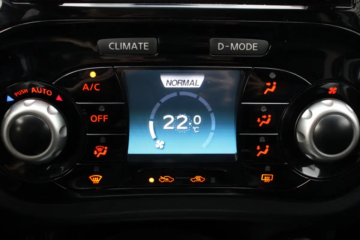 1.2 N-CONNECTA | NL-AUTO! | 1E EIGENAAR! | LEDER/ALCANTARA | CAMERA | NAVI | CRUISE | CLIMA | PARK SENS V+A | PRACHTIGE STAAT!