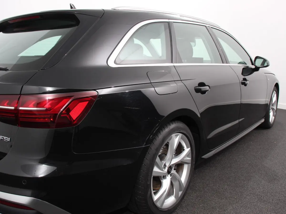 40 TFSI 205pk Automaat S Line Plus Navigatie Climate Control Cruise control Lichtmetalen velgen Stoelverwarming Parkeersensoren Elektrische achterklep