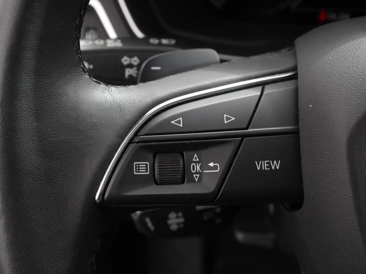 40 TFSI 205pk Automaat S Line Plus Navigatie Climate Control Cruise control Lichtmetalen velgen Stoelverwarming Parkeersensoren Elektrische achterklep