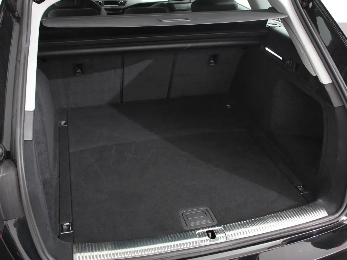 40 TFSI 205pk Automaat S Line Plus Navigatie Climate Control Cruise control Lichtmetalen velgen Stoelverwarming Parkeersensoren Elektrische achterklep