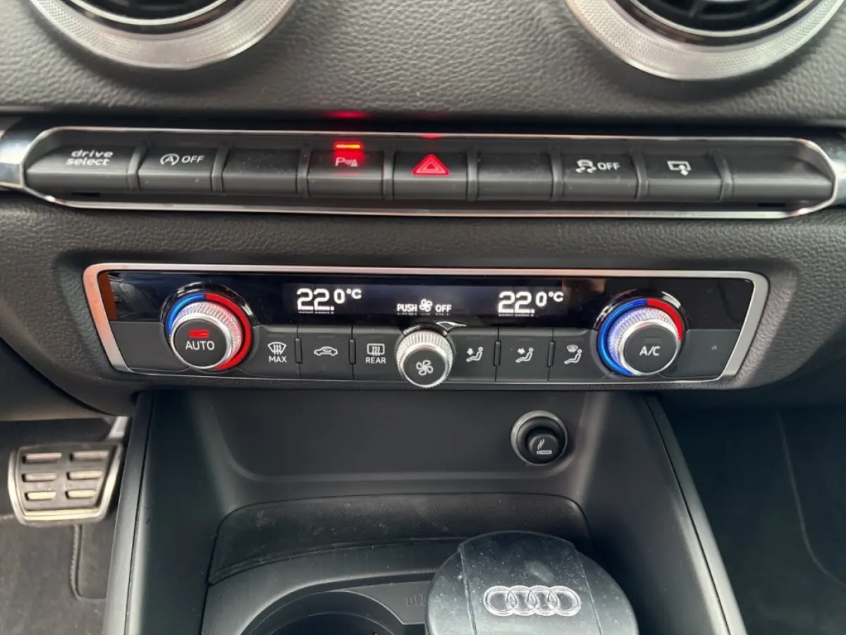 1.0 TFSI S-TRONIC SPORT S-LINE PDC/CRUISE/CLIMA/LED/NAVI