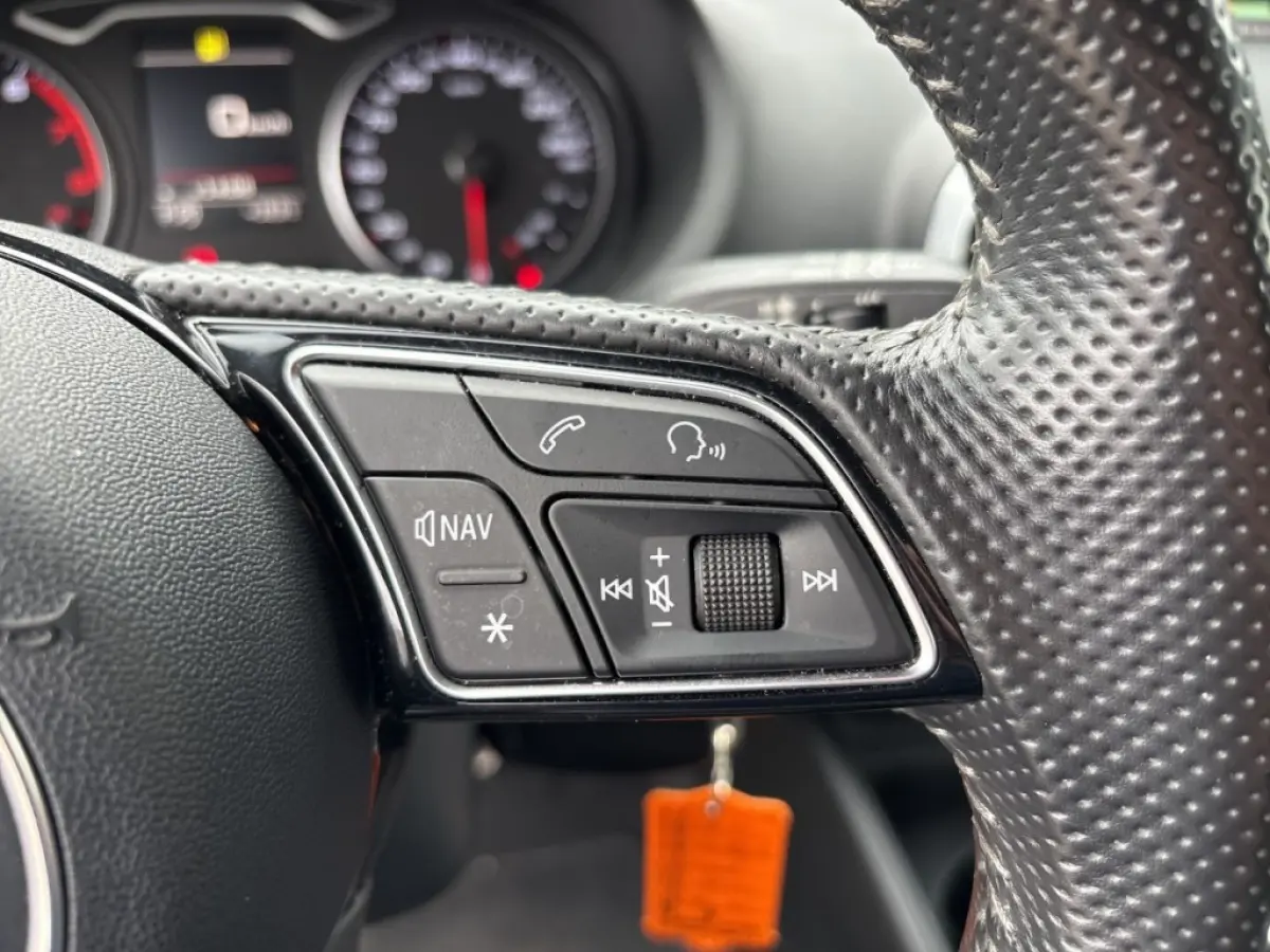 1.0 TFSI S-TRONIC SPORT S-LINE PDC/CRUISE/CLIMA/LED/NAVI
