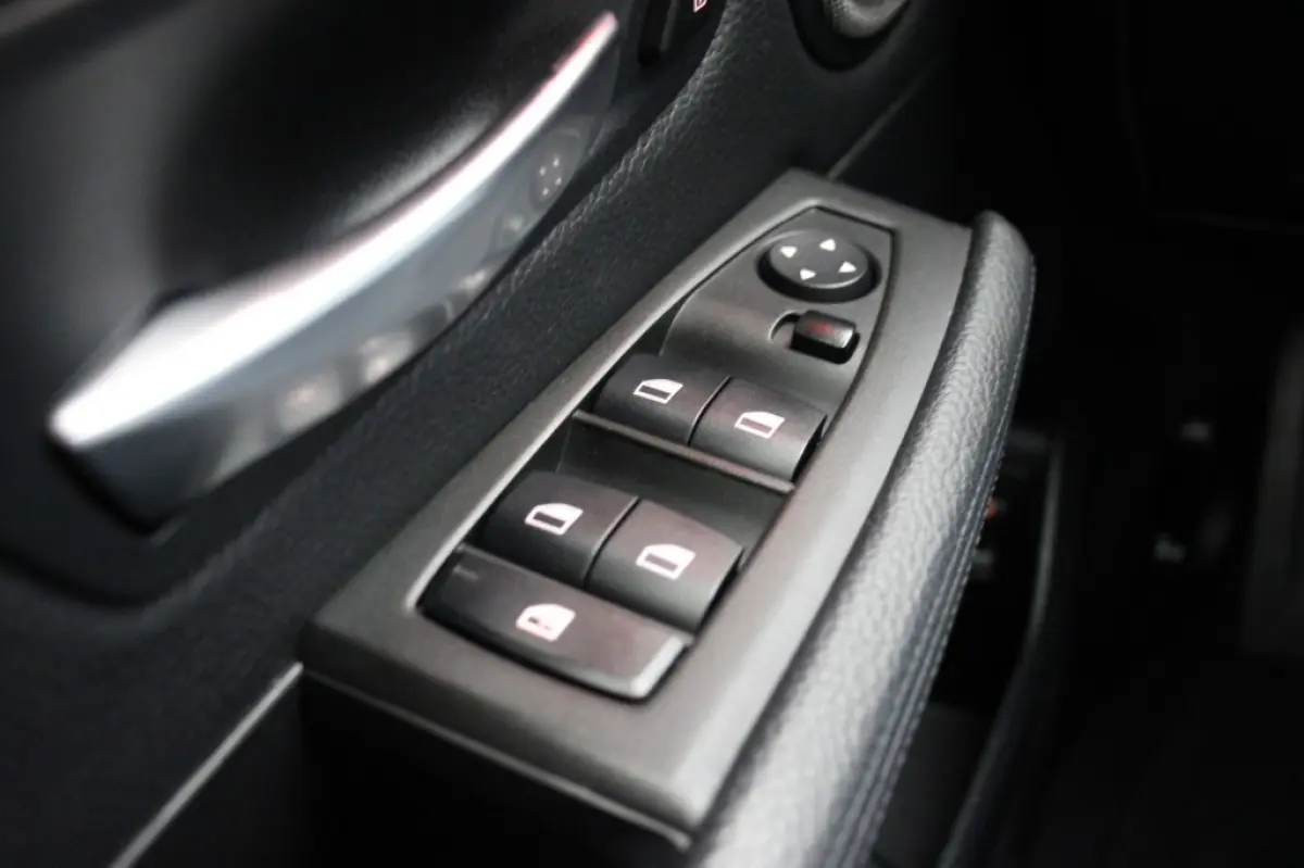 218i High Executive Automaat - Leer, Stoelverw. Navi, Clima, Harman/Kardon
