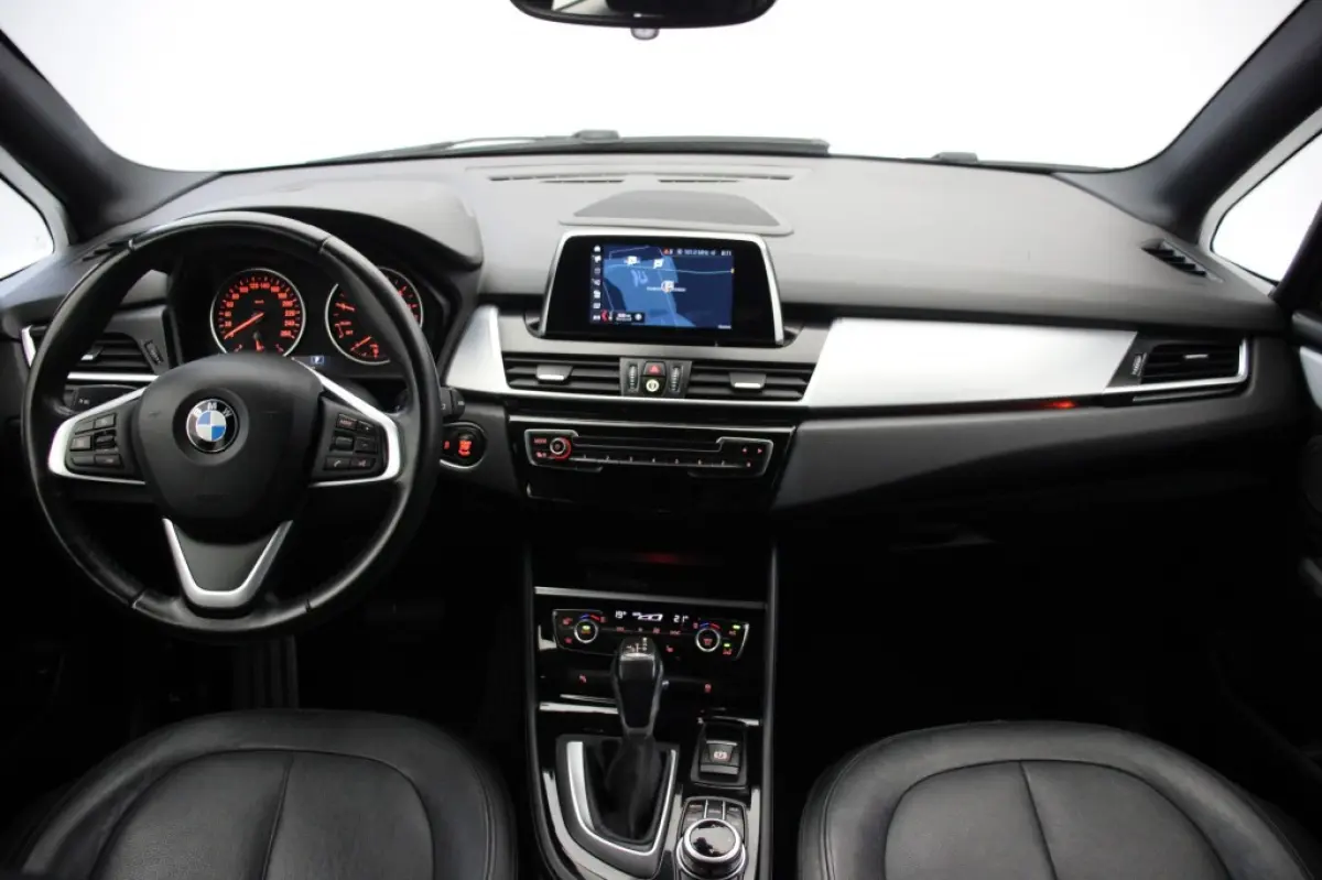 218i High Executive Automaat - Leer, Stoelverw. Navi, Clima, Harman/Kardon