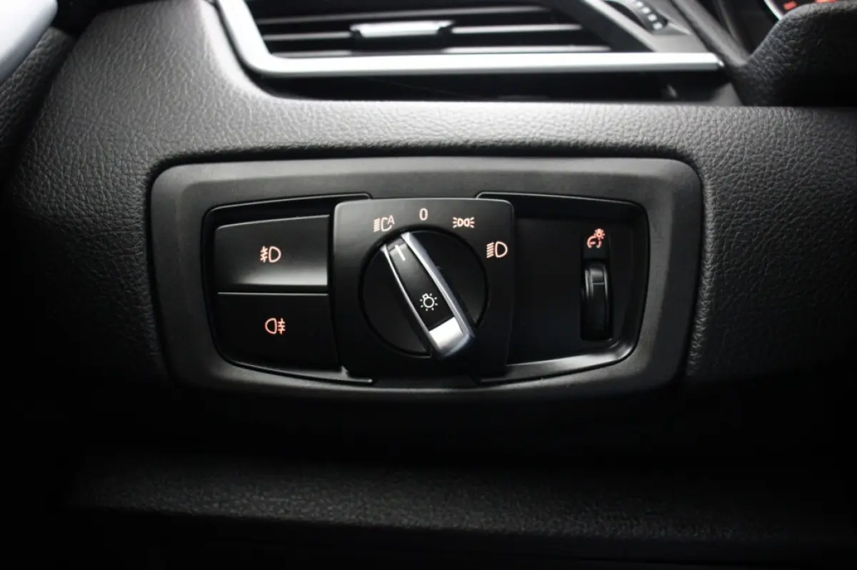218i High Executive Automaat - Leer, Stoelverw. Navi, Clima, Harman/Kardon