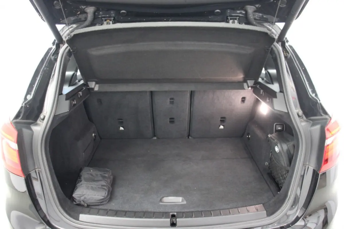 218i High Executive Automaat - Leer, Stoelverw. Navi, Clima, Harman/Kardon