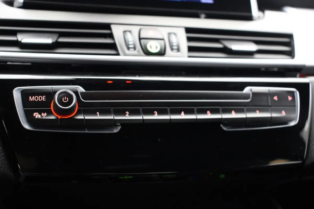 218i High Executive Automaat - Leer, Stoelverw. Navi, Clima, Harman/Kardon