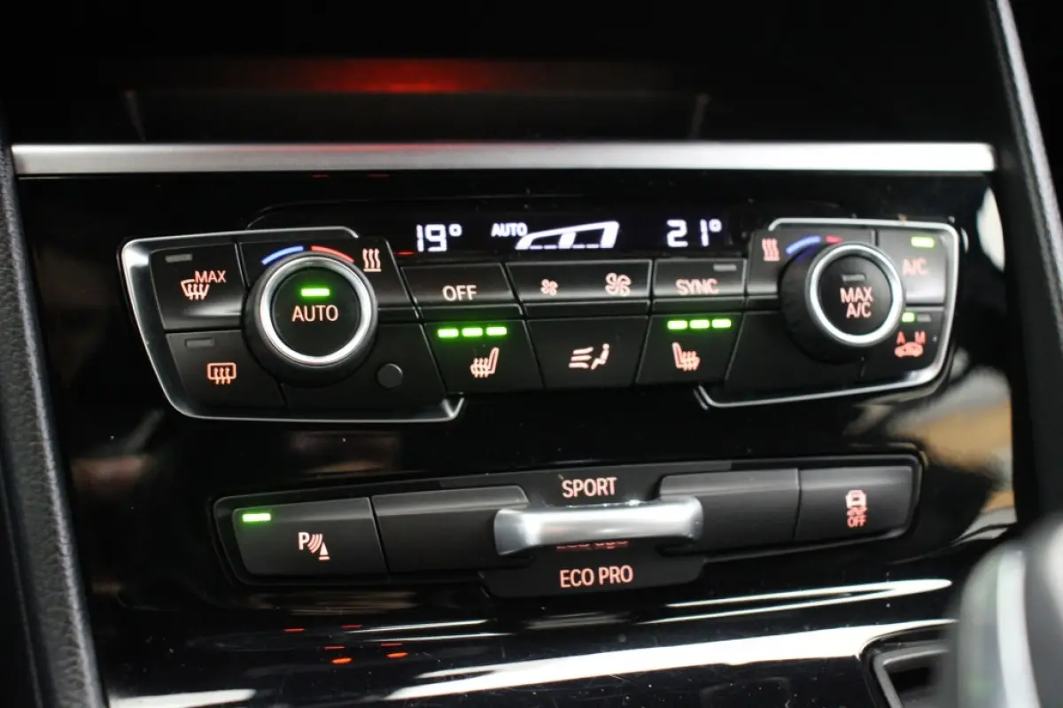 218i High Executive Automaat - Leer, Stoelverw. Navi, Clima, Harman/Kardon